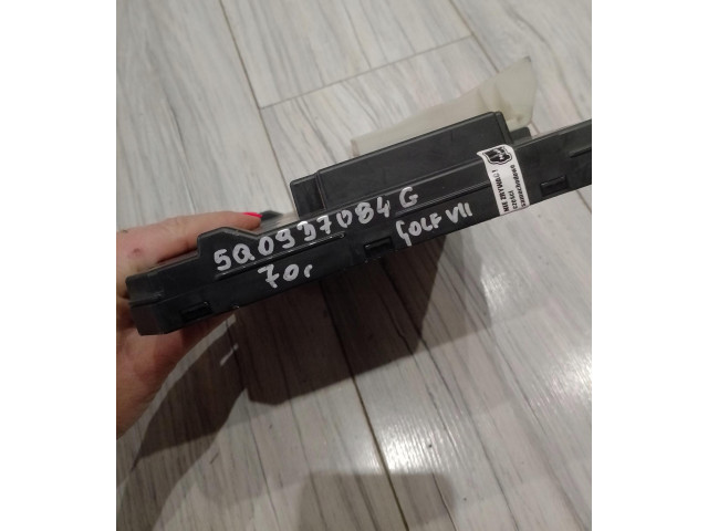 Блок комфорта 5Q0937084G Volkswagen Golf VII