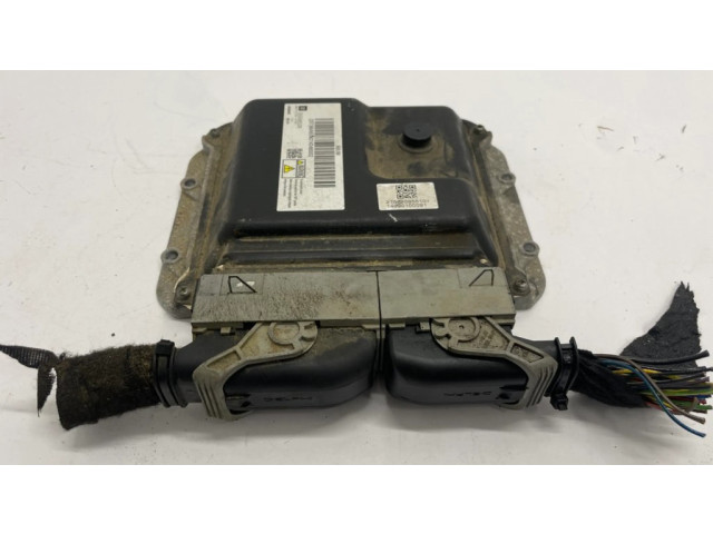 Блок управления двигателя 55596528   Opel Meriva B