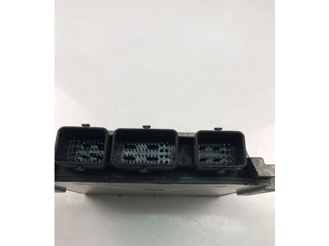 Блок управления двигателем Блок управления 30729351   Volvo V70