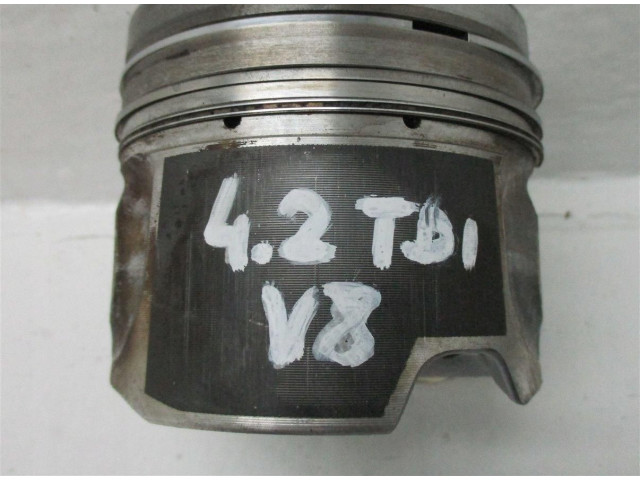 Píst    Audi A8 S8 D4 4H     