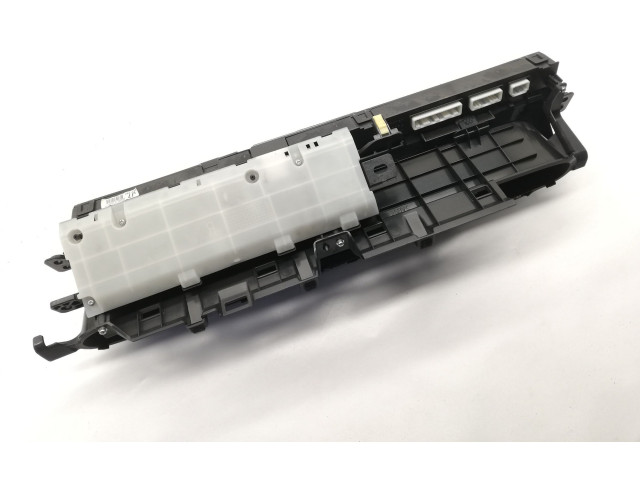 Přístrojová deska Toyota Prius (XW30) 2013 8380047D70