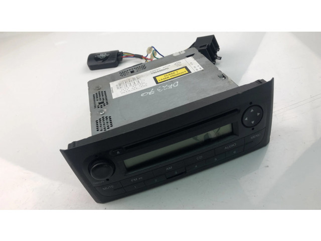 Радио/ проигрыватель CD/DVD / навигация