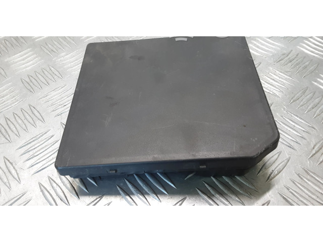 Pojistková skříňka 284B74JW2B Nissan Navara D23 2016