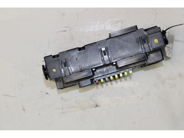 Блок предохранителей Jeep Renegade