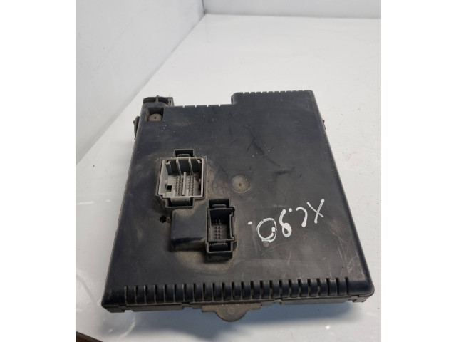 Блок предохранителей 8676391, 12217799   Volvo XC90    