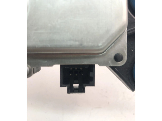 Моторчик дворников 31290787    Volvo V70