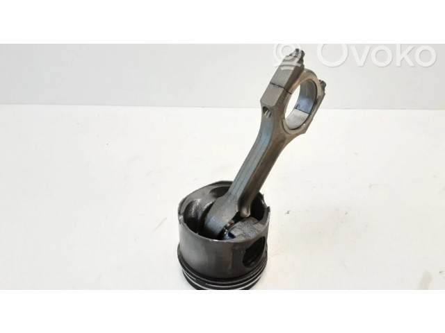 Píst 0840C BMW 1 E81 E87 pro naftový motor 2.0