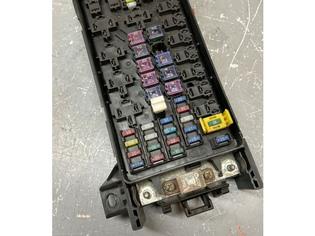 Блок предохранителей 911613E010, 1006A17054 KIA Sorento