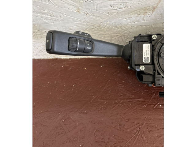 Блок управления 31481761 Volvo S60