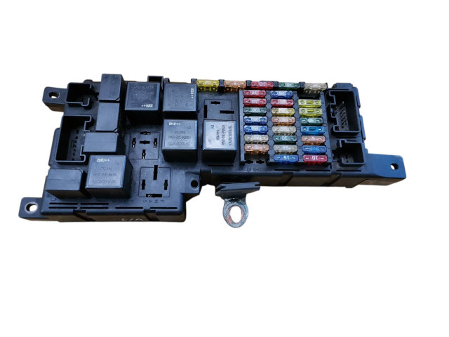 Блок предохранителей 8637841, 518717004 Volvo S60