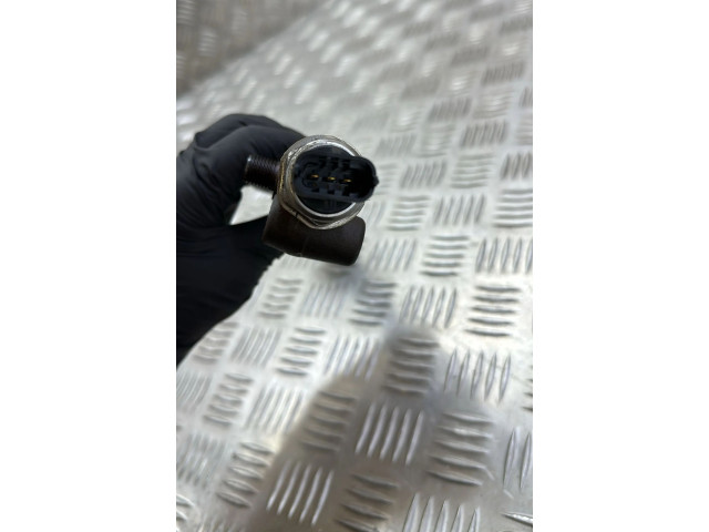 Vstřikovací lišta 55490702 Opel Astra K B16DTU