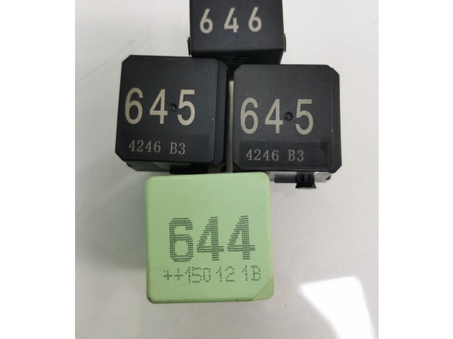 Блок предохранителей 6C0907371, 4H0951253 Skoda Fabia Mk3 (NJ)