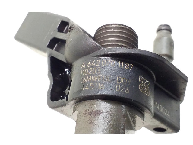 Vstřikovač A6420701187, 0445116026 Mercedes-Benz CLS C218 X218 642853