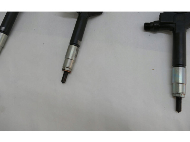 Vstřikovač 13H50 Mazda MPV II LW