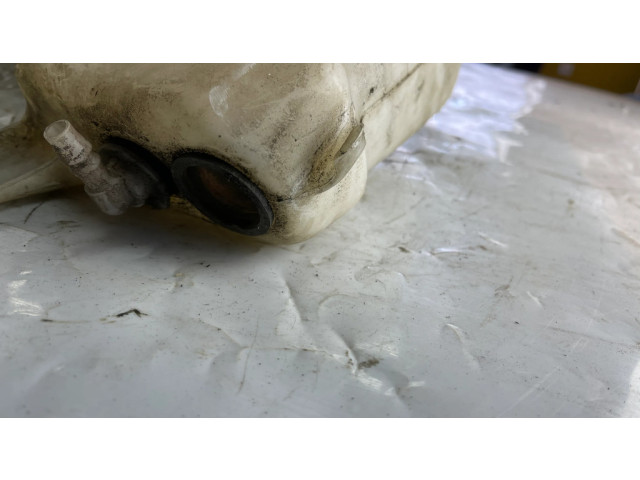 Бачок оконной жидкости