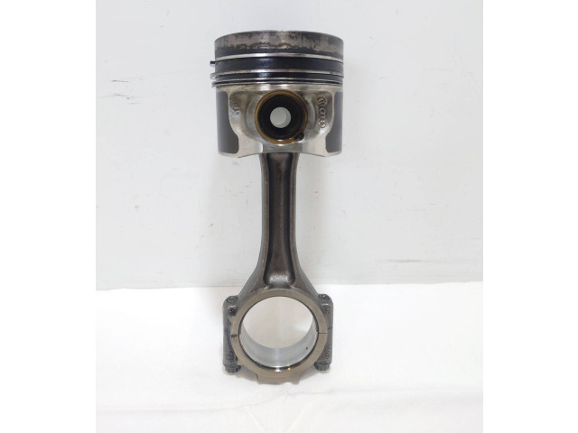  Поршень с шатуном  03L101t  Volkswagen PASSAT B7  