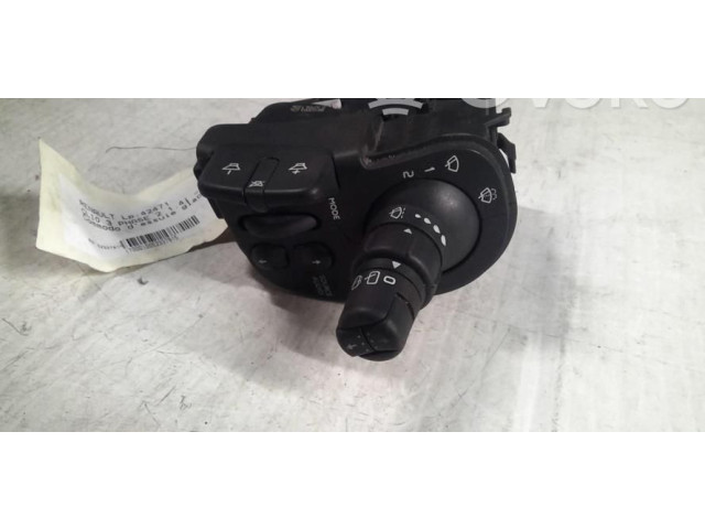 Ручка стеклоочистителей 8201590631 Renault Clio III