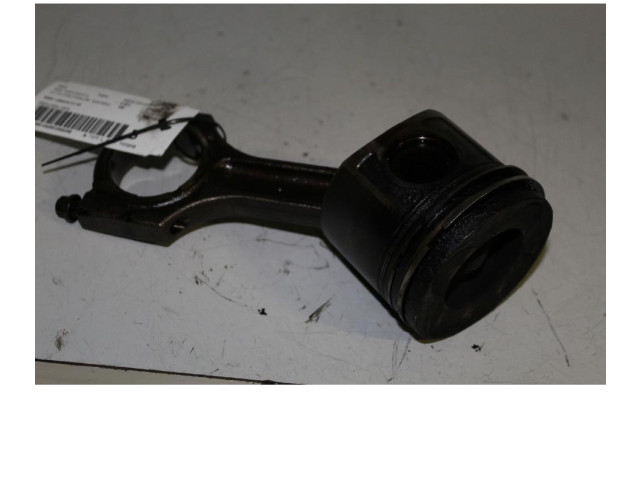 Píst BMW 1 E81 E87 pro naftový motor 2.0