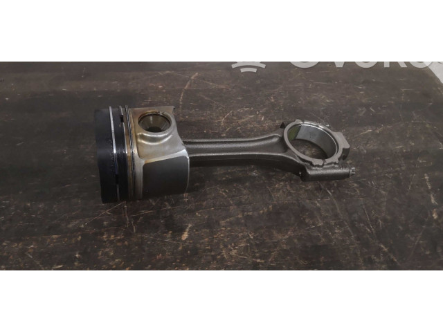  Поршень CXXB 04L107065D, 03L105401A  Skoda Octavia Mk2 (1Z)  