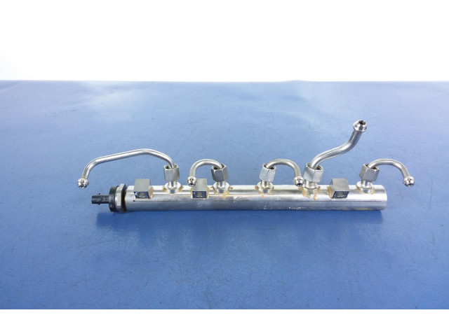 Vstřikovací lišta 8601017, 8601017 BMW 5 G30 G31