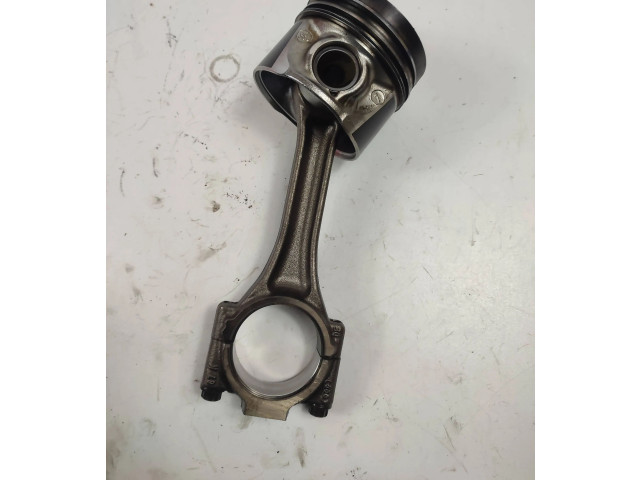 Поршень с шатуном DDY 03LA Skoda Octavia Mk3 (5E)