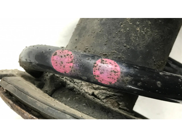 Передний амортизатор