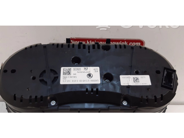 Панель приборов 5E0920757   Skoda Octavia Mk3 (5E)       