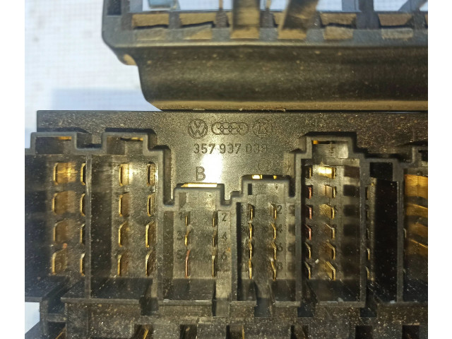 Блок предохранителей 357937039 Volkswagen Transporter - Caravelle T4
