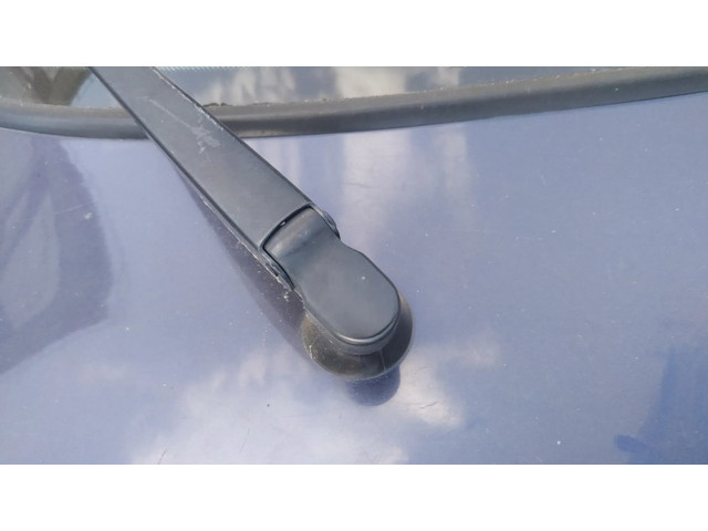 Моторчик заднего дворника Mitsubishi Carisma