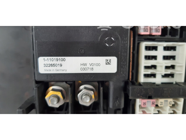 Блок предохранителей  32265019   Volvo XC90    