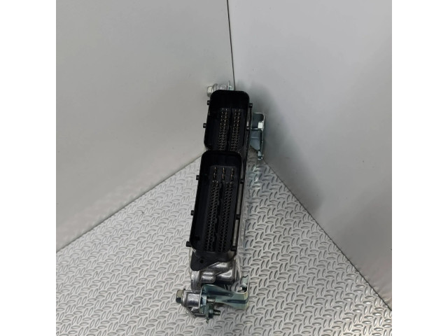 Řídící jednotka 3391073S00, ECM073S00 Suzuki Swift 2020