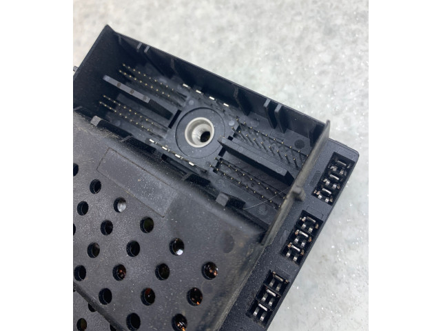 Блок предохранителей 08679899, 08696098   Volvo S80    