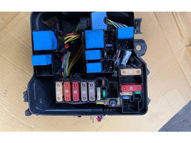 Блок предохранителей 243809584r Dacia Dokker