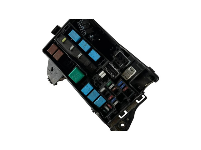 Блок предохранителей 8266253080 Lexus IS 220D-250-350