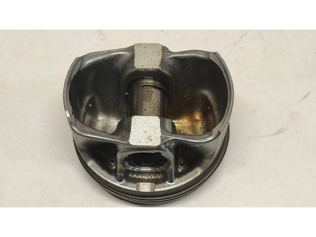 Píst 7846333, 6980708 BMW M4 F82 F83 pro benzínový motor 3.0