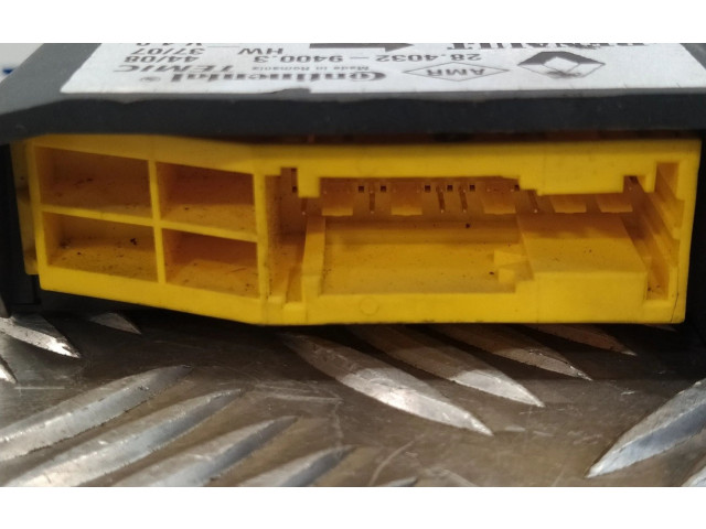 Блок подушек безопасности 8200946126, 28403294003   Dacia Sandero