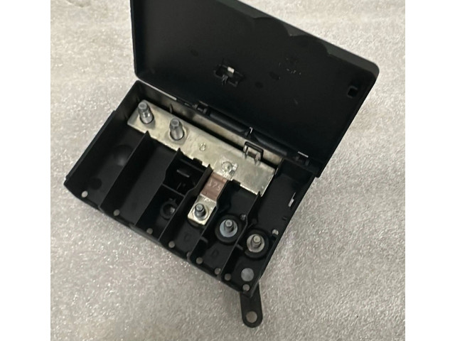 Блок предохранителей  8B3937550   Audi A5    