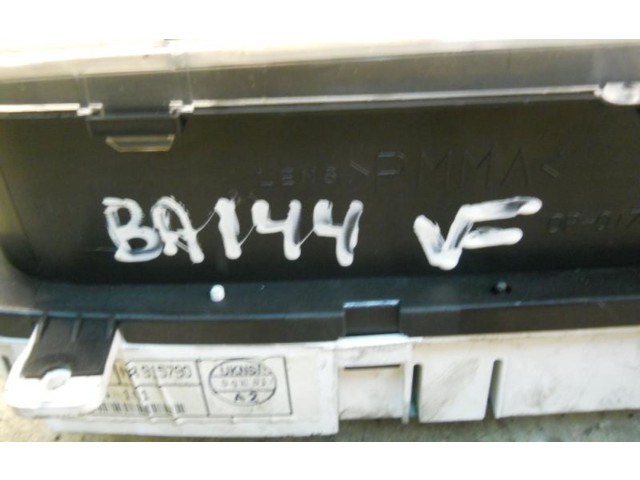 Панель приборов Mitsubishi Carisma