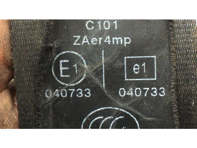 Передний ремень безопасности