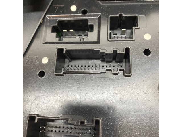 Pojistková skříňka 2129024301, 2049009001 Mercedes-Benz GLK (X204) 2012