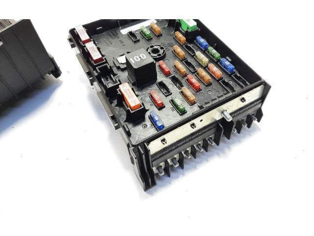   Pojistková skříňka 3C0937125A, 1K0937132F   Volkswagen Tiguan 2011