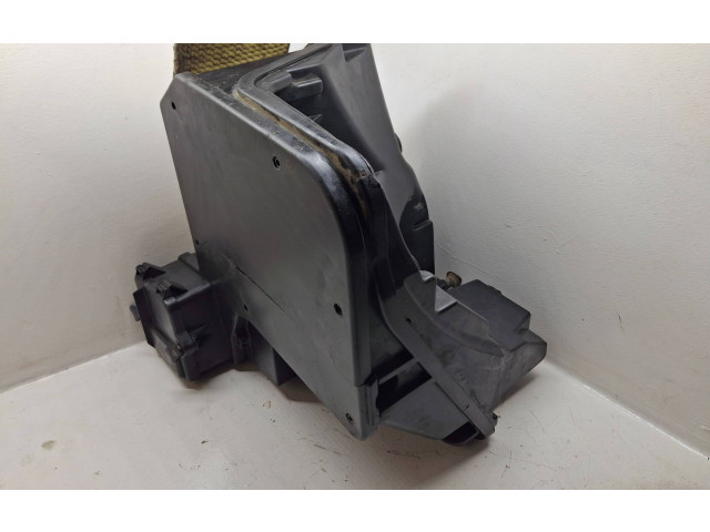 Pojistková skříňka Volkswagen Transporter - Caravelle T5 2005