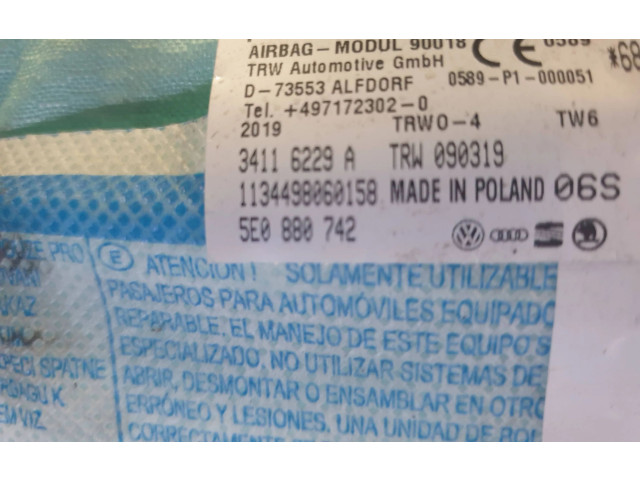 Боковая подушка безопасности 5E0880742 Skoda Octavia Mk3 (5E)