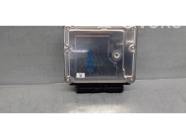 Блок управления двигателя 8966102A90, 0281011733   Toyota Corolla Verso E121