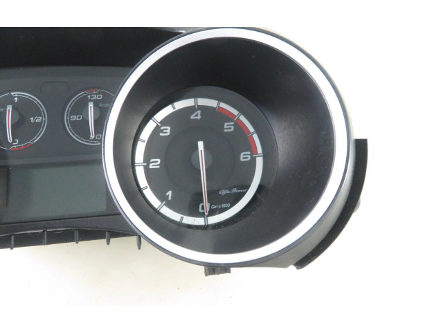 Přístrojová deska  Alfa Romeo Giulietta 2011 A2C53352738, 50516478  