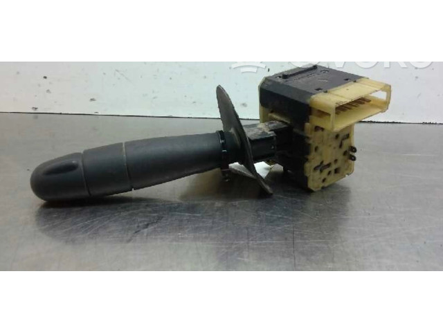 Pojistková skříňka Ручка стеклоочистителей Renault Kangoo I 1998