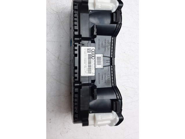 Панель приборов 8X0920930P   Audi A1       