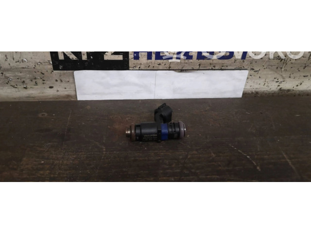 Форсунка 04E906031H, 04E906031H Skoda Fabia Mk3 (NJ) CHYA