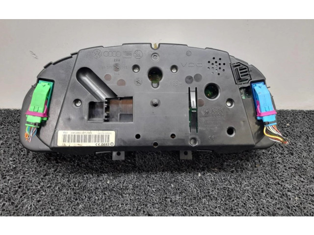 Панель приборов 3B0920826   Volkswagen PASSAT       