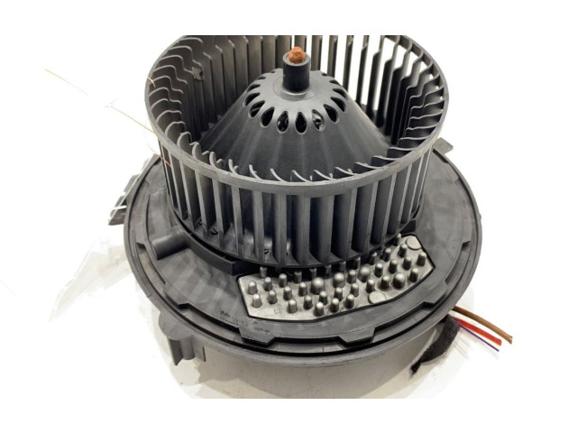 Вентилятор печки 5Q1819021B Volkswagen Golf VII